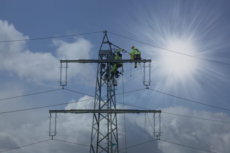 Inauguration of an Electrical Transmission Line Between Saudi and Iran